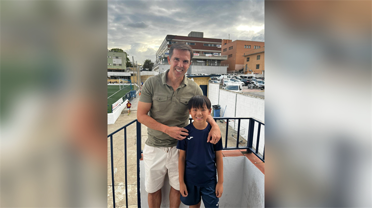 西班牙訓(xùn)練迎來(lái)機(jī)遇 香港小將Johnny仔獲馬真拿賞識(shí)作重點(diǎn)培訓(xùn)