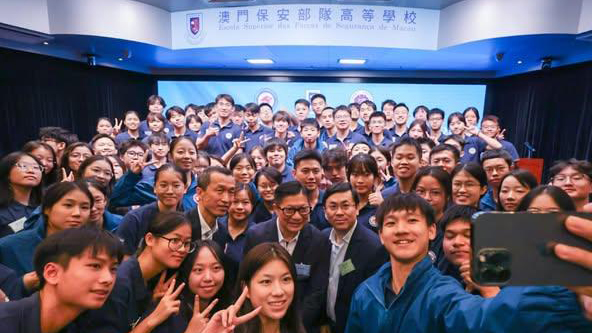 鄧炳強(qiáng)冀青少年領(lǐng)袖論壇學(xué)員把握機(jī)會(huì) 成長(zhǎng)為國(guó)家棟樑