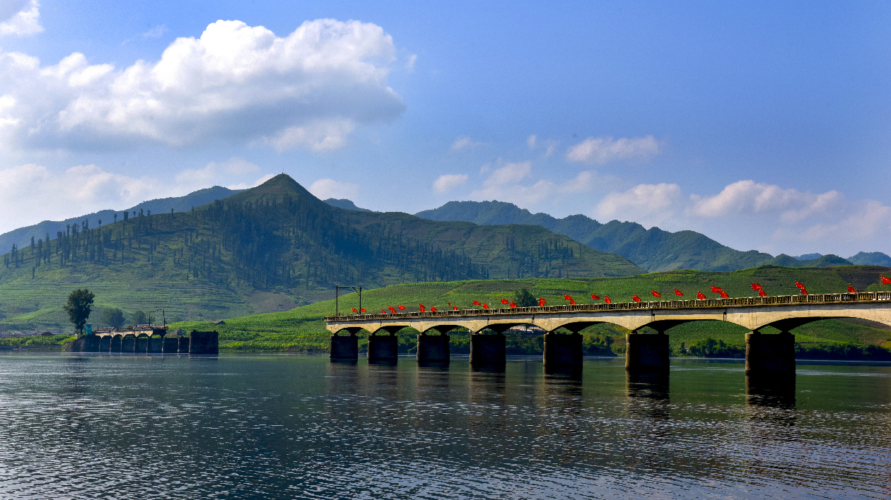 「在那桃花盛開的地方」照進(jìn)現(xiàn)實(shí)！丹東寬甸河口村：「桃」醉河口 紅色鑄魂