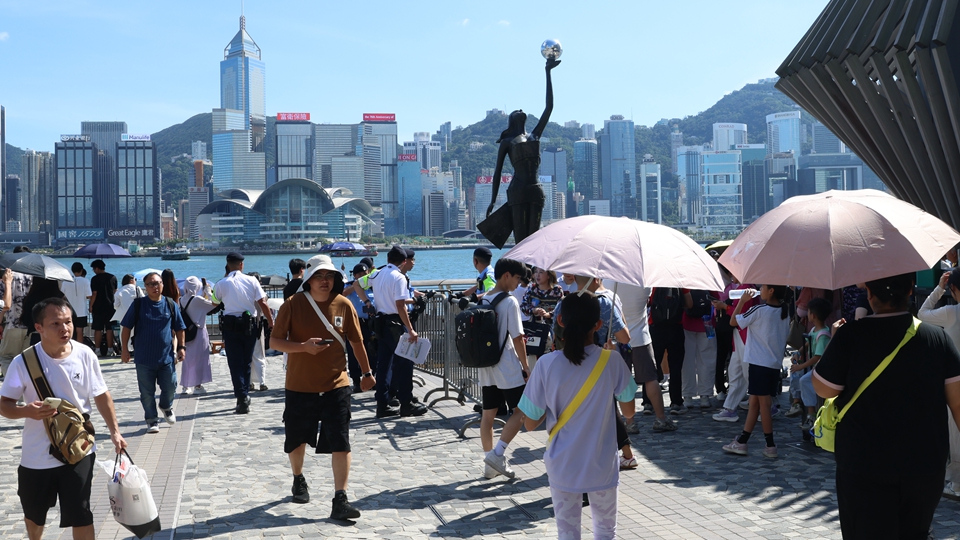 本港首三季訪港人次3600萬 按年上升12% 內(nèi)地旅客2800萬人次