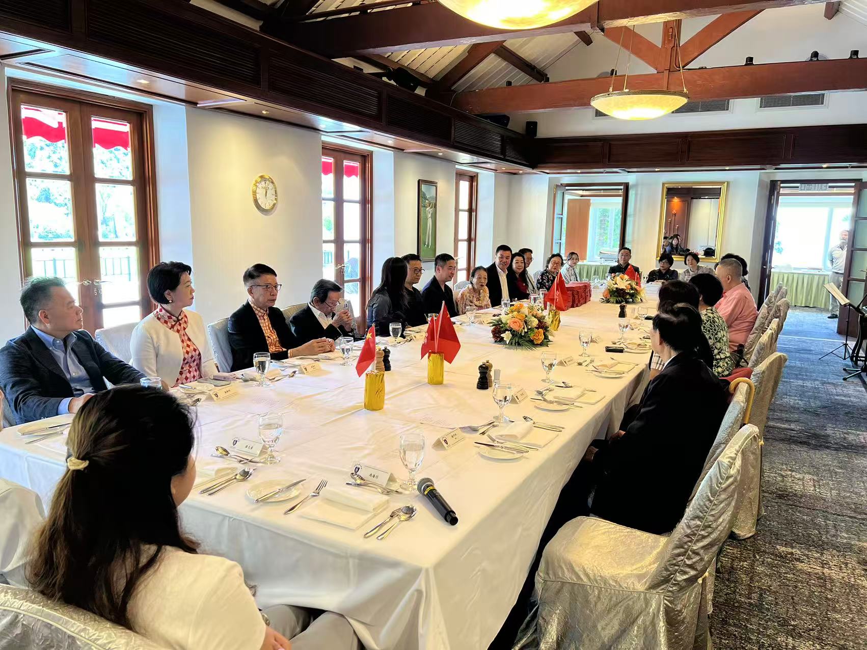 香港工商專業(yè)協(xié)進(jìn)會(huì)辦慶國慶中秋午宴