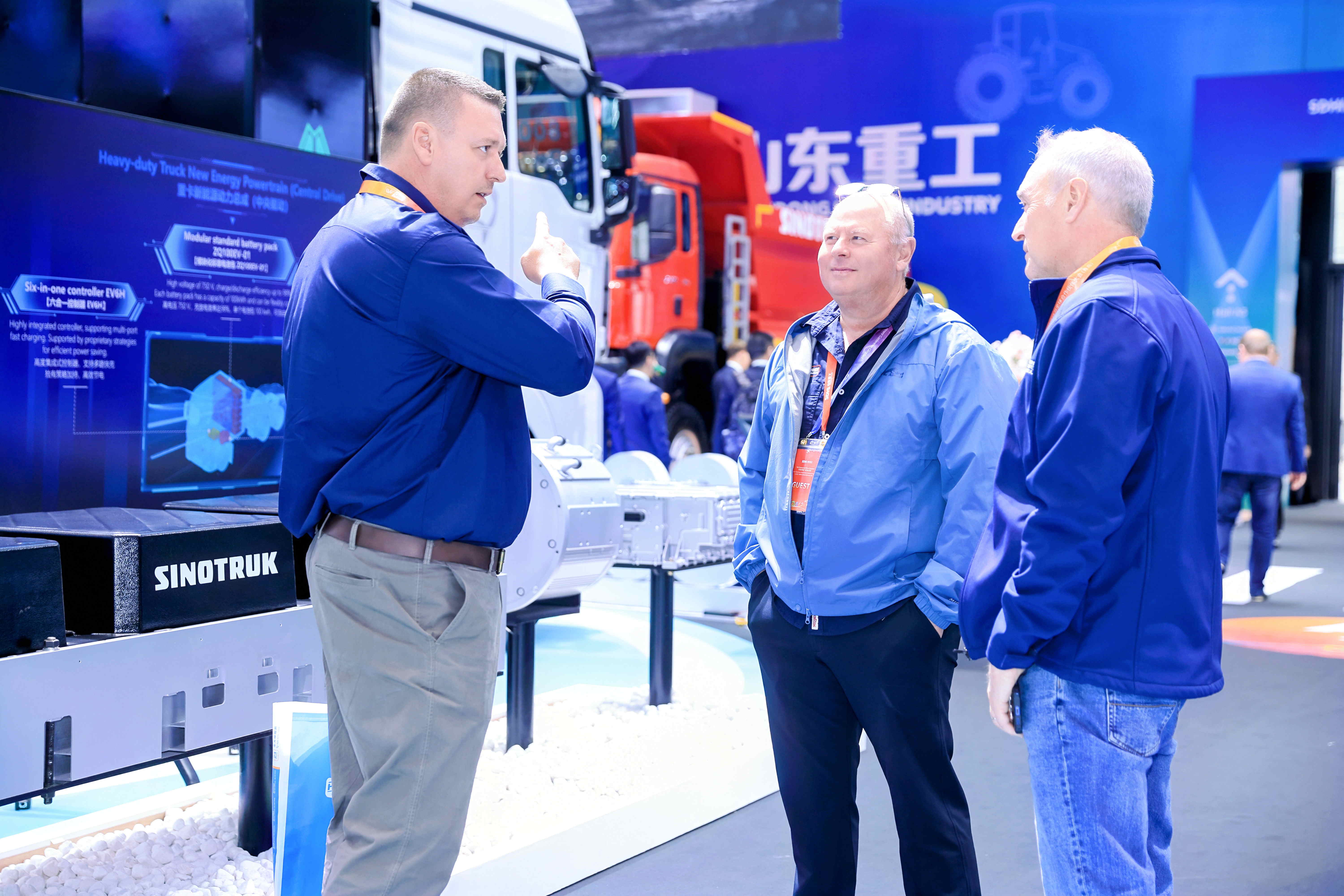 前三季度銷量22.5萬輛！中國重汽首次佔(zhàn)據(jù)全球重卡領(lǐng)先地位