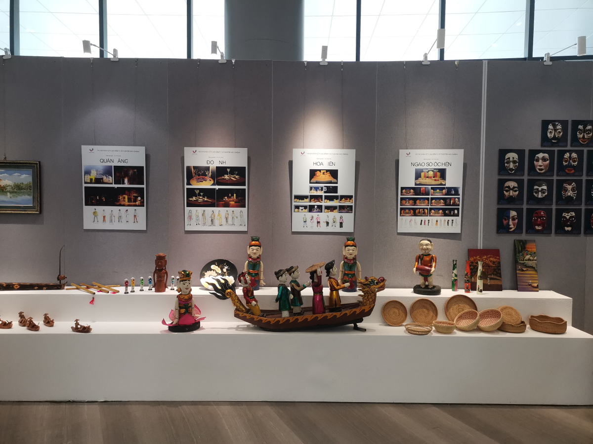 　第十二屆中國—東盟（南寧）戲劇周戲劇藝術(shù)展 首設(shè)VR體驗(yàn)區(qū)展百件戲劇珍品