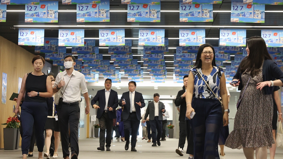 立法會(huì)換屆選舉今日接獲12份提名表格