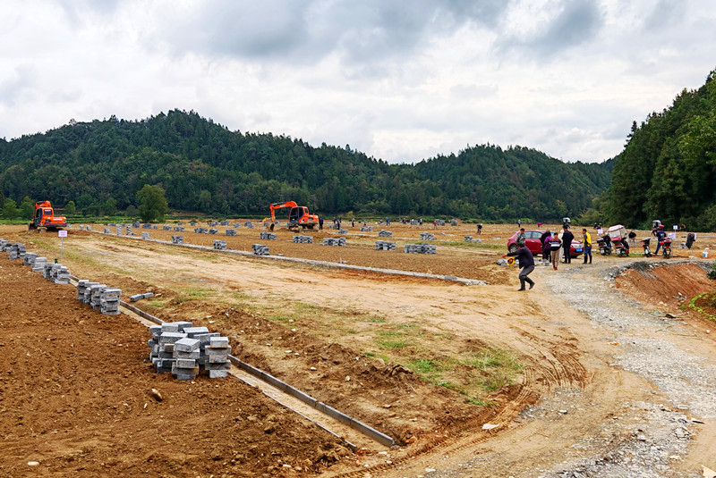 皖休寧月潭湖鎮(zhèn)：讓移民既「安居」又「樂業(yè)」