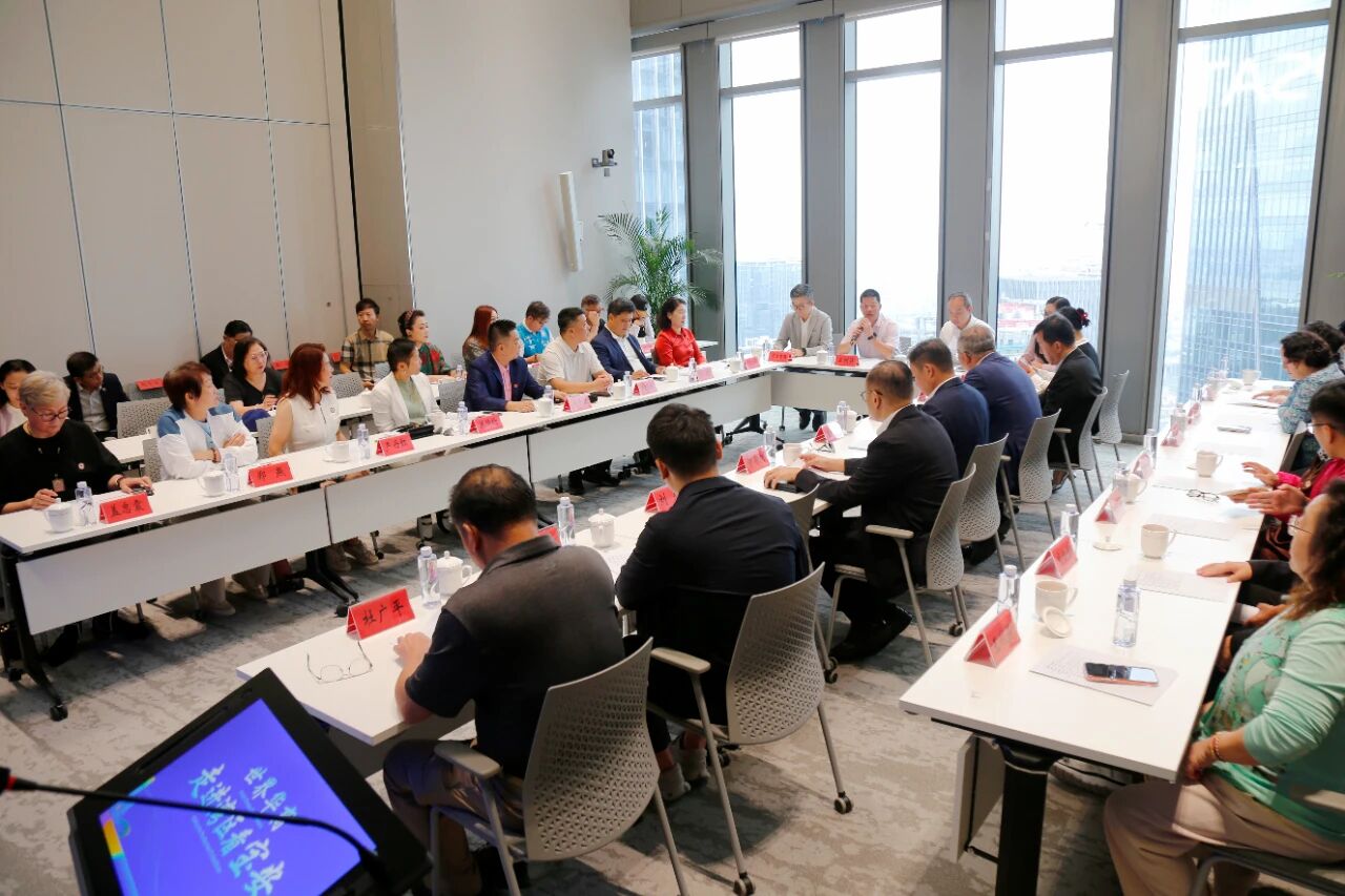 深圳寶安舉辦「走進(jìn)灣區(qū)看寶安」世界華商座談交流會(huì) 共拓「一帶一路」經(jīng)貿(mào)合作新機(jī)遇