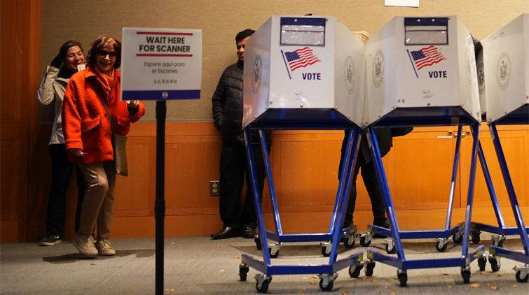 美國(guó)地方選舉多名民主黨人勝出 特朗普將共和黨失利歸咎於政府停擺