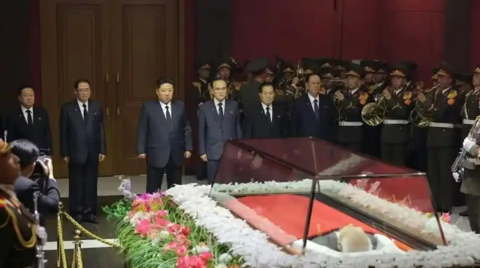 朝鮮為最高人民會(huì)議常委會(huì)前委員長金永南舉行國葬