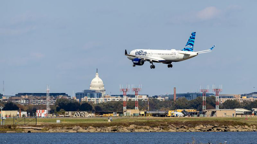 美國(guó)政府「停擺」亂象：機(jī)場(chǎng)削減運(yùn)力、航司疲於應(yīng)對(duì)、乘客叫苦不迭……