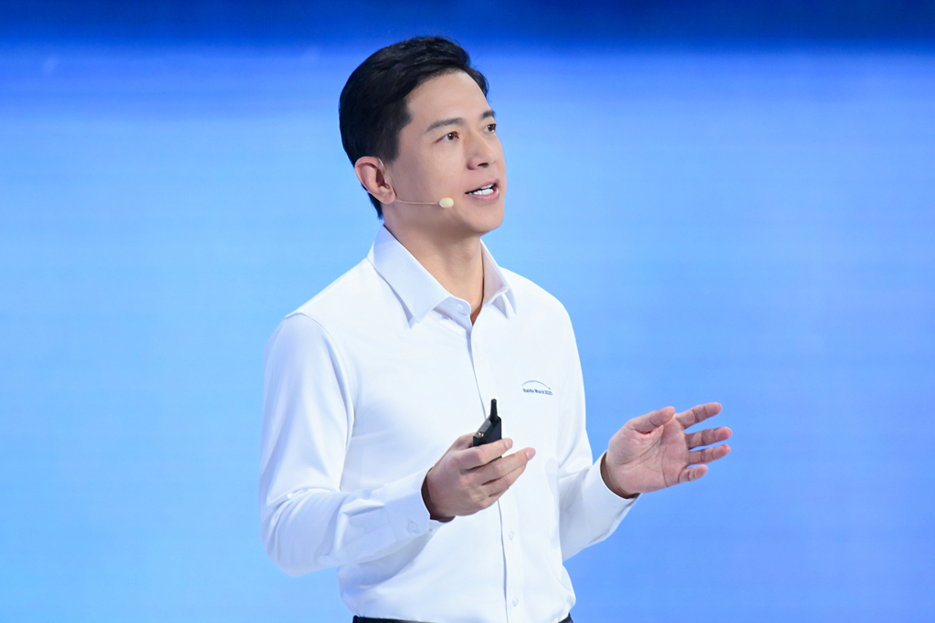2025百度世界大會發(fā)布多項重磅AI新成果 李彥宏論道AI未來