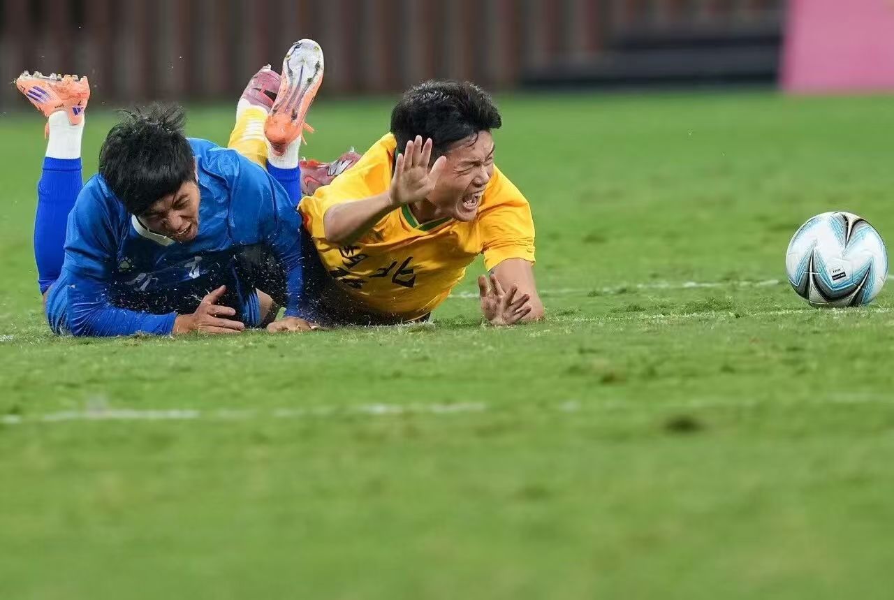 巔峰對決！湖北隊(duì)點(diǎn)球制勝首奪金 上海隊(duì)力克山東獲銅牌