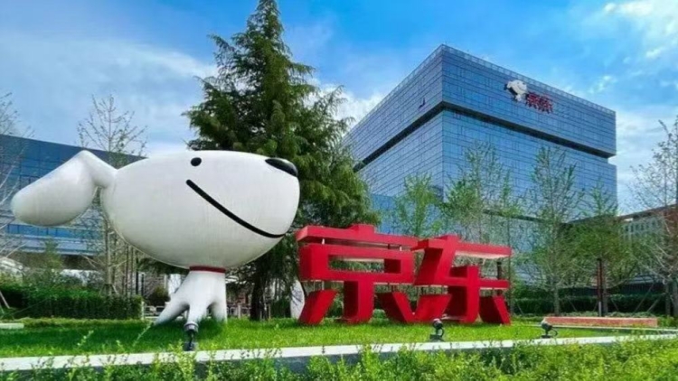 京東推自研AI毛絨玩具搶攻市場(chǎng)  公仔識(shí)聽(tīng)能說(shuō)懂情緒