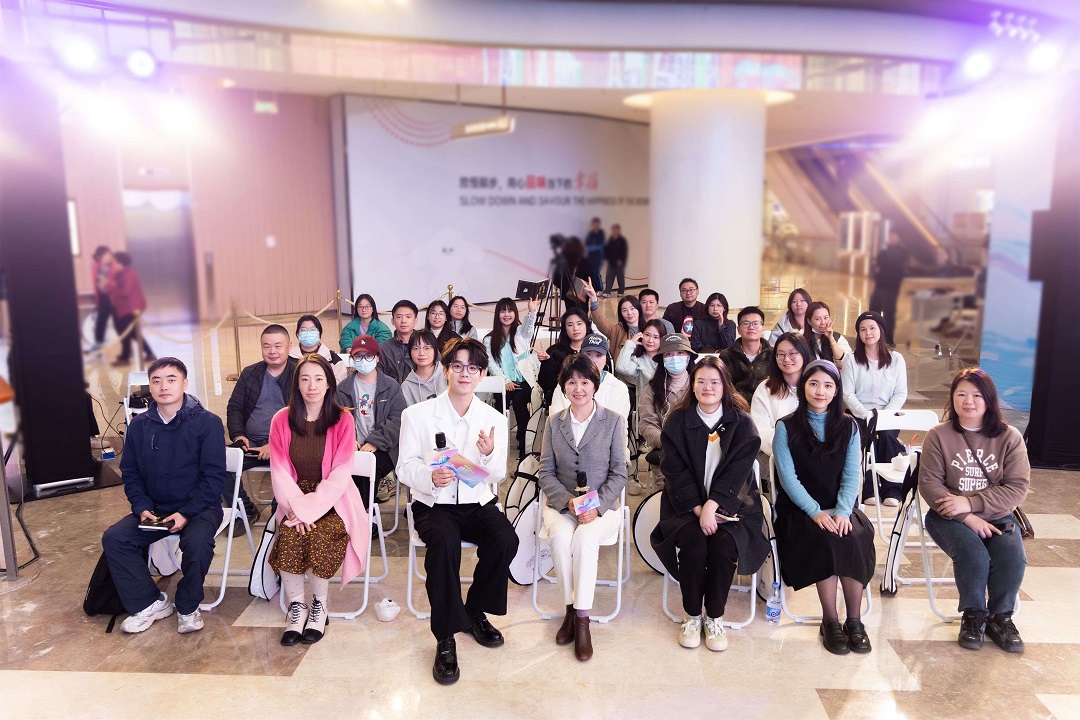 從職場焦慮到親密關(guān)係 《背後》看片會心理專家現(xiàn)場支招