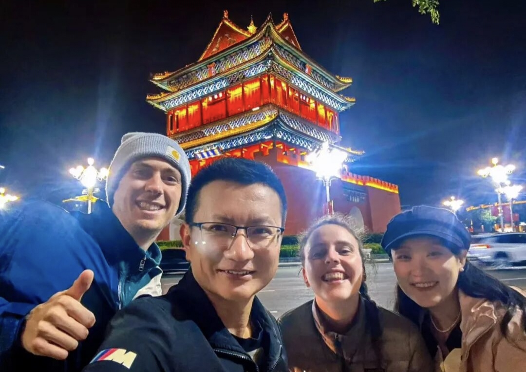 臨汾汽修老闆熱心助法國遊客獲網(wǎng)友盛讚