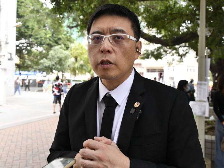 宏福苑大火 | 莊紫祥組織義工協(xié)助受影響居民 並期望公義得到彰顯