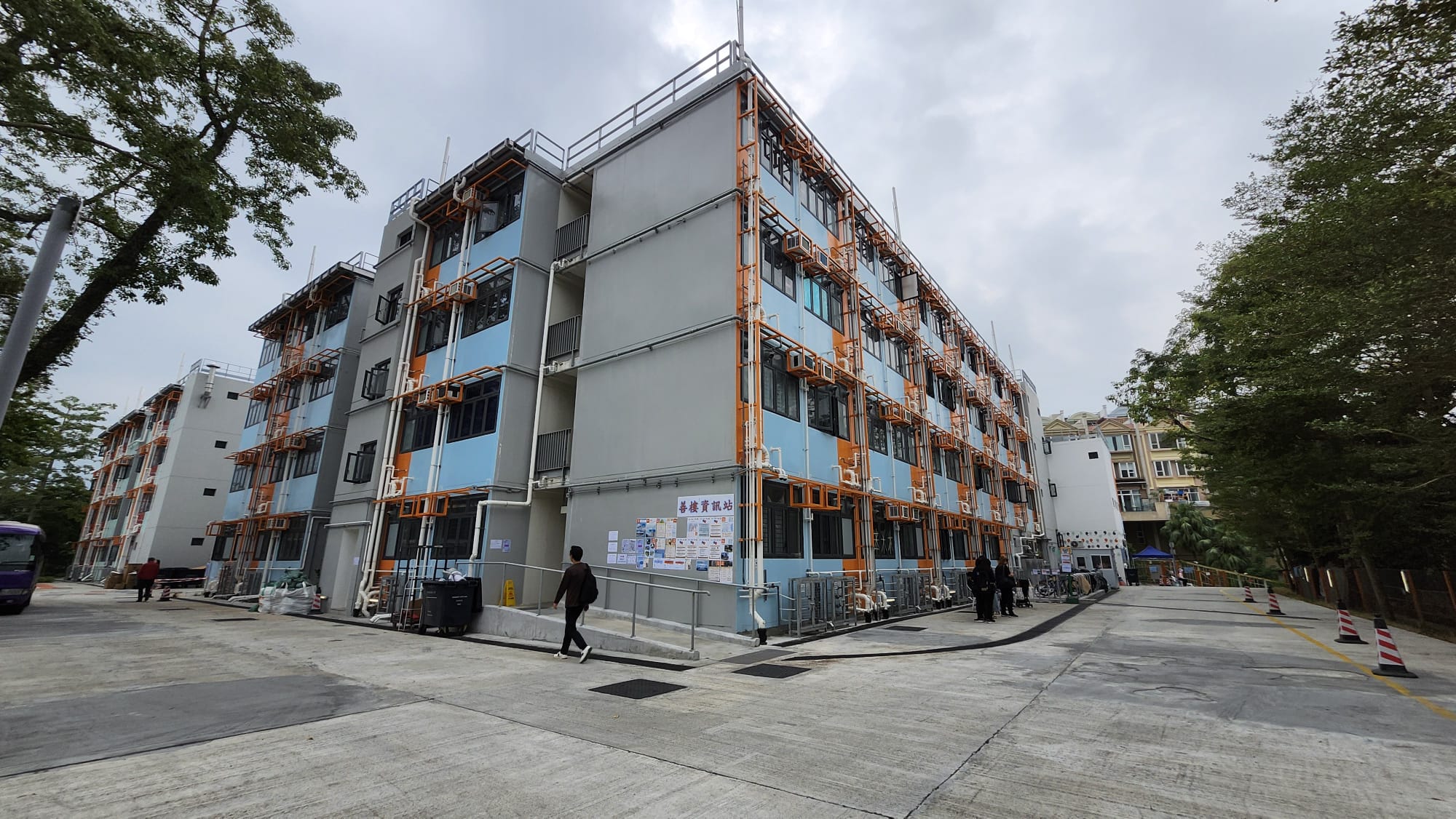 居「善樓」災(zāi)民走出無奈 國際獅子會義工感安慰