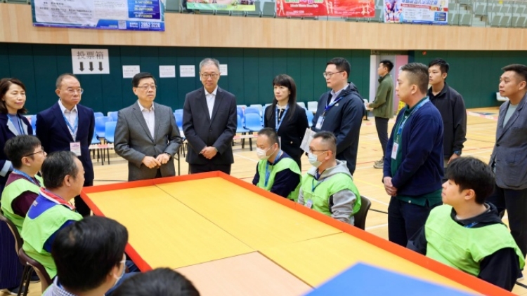 行政長(zhǎng)官李家超視察立法會(huì)換屆選舉投票站