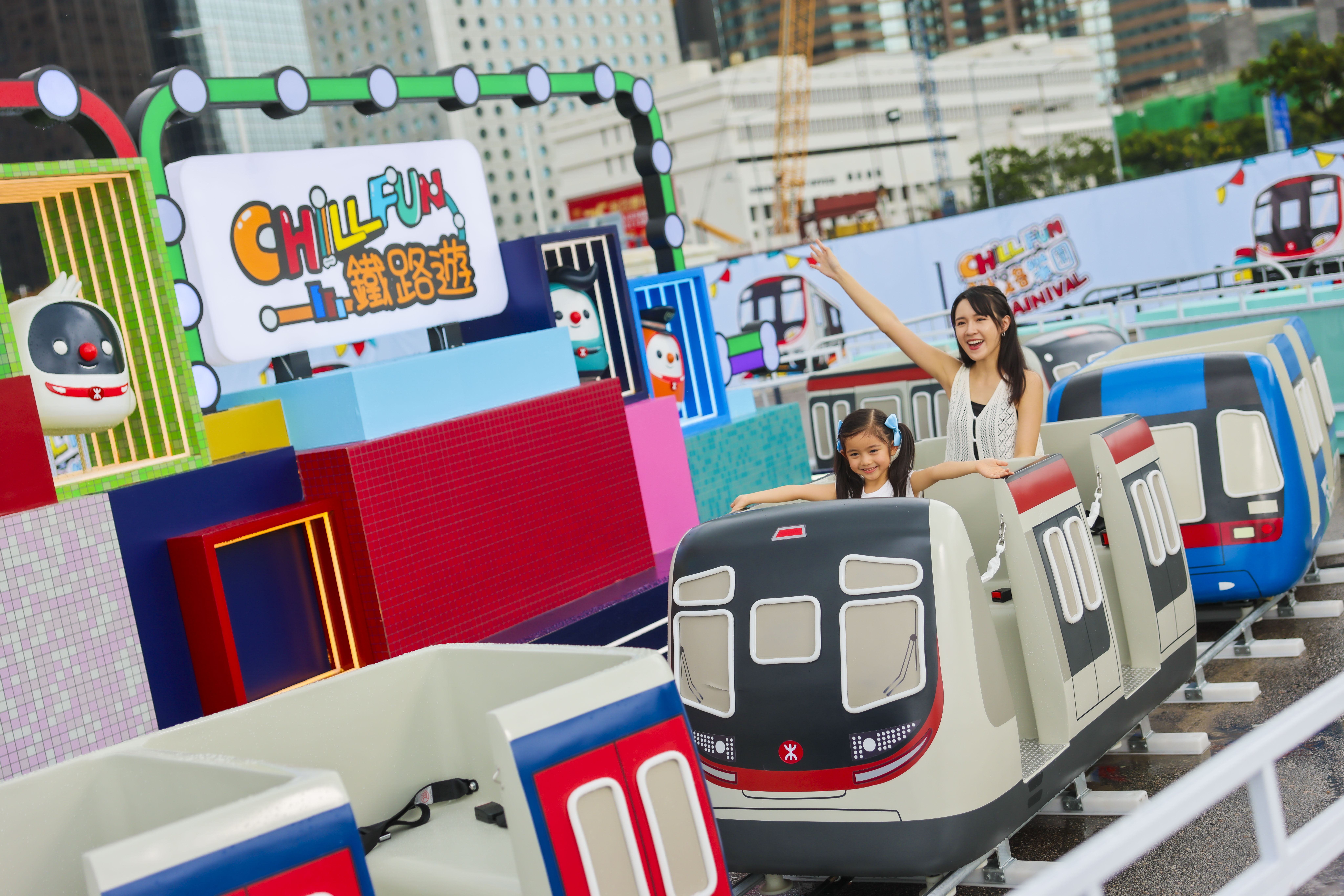 「Pop-up駕駛室」園區(qū)將設(shè)有首度於戶外展出、日常用作訓(xùn)練車長的模擬駕駛室，市民可以親身體驗駕駛工作，以及機動鐵路遊樂設(shè)施 (5).JPG