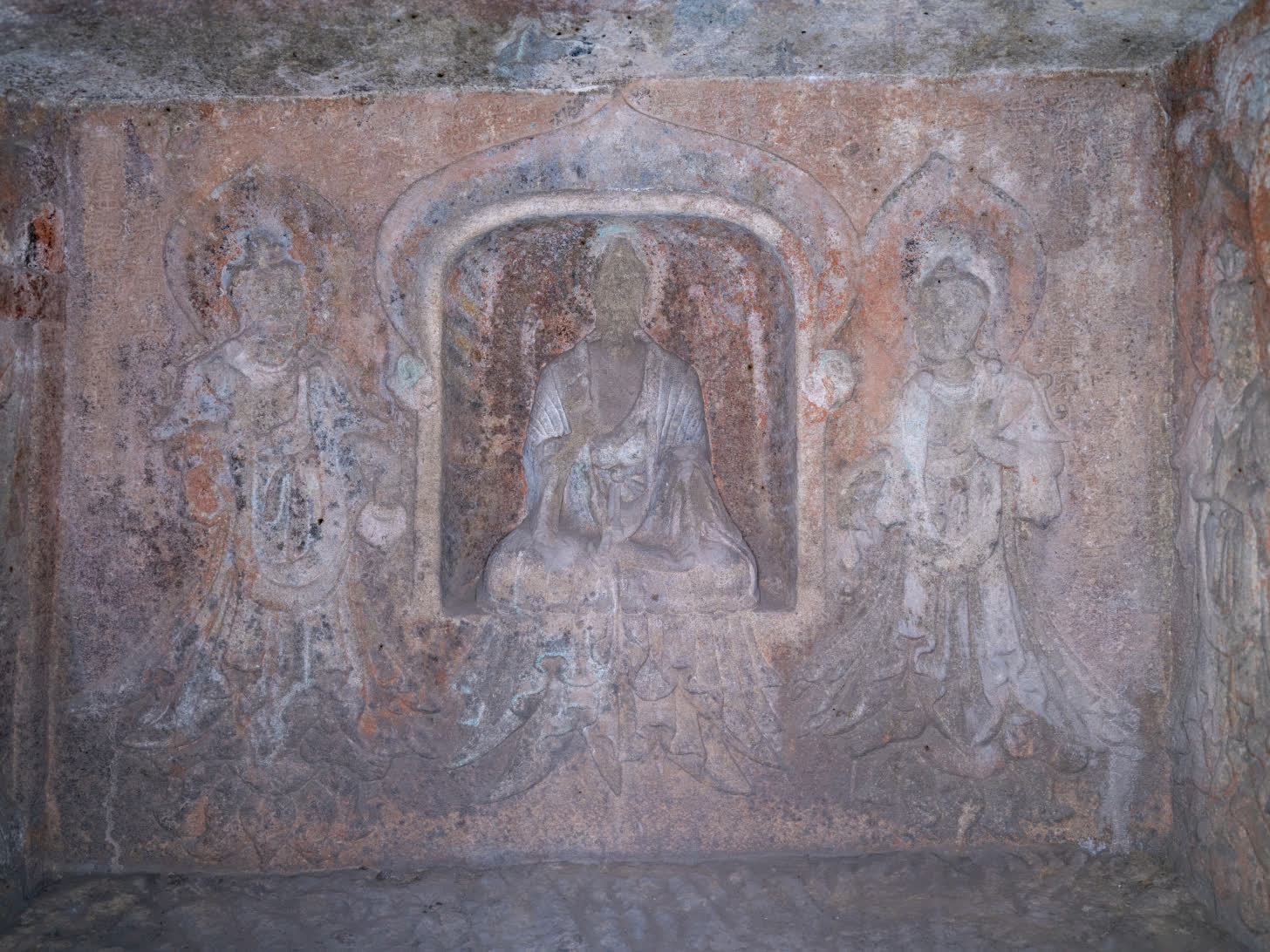 圖片一:磺廠石窟正壁正攝圖(拍攝人 姬凌飛).jpg