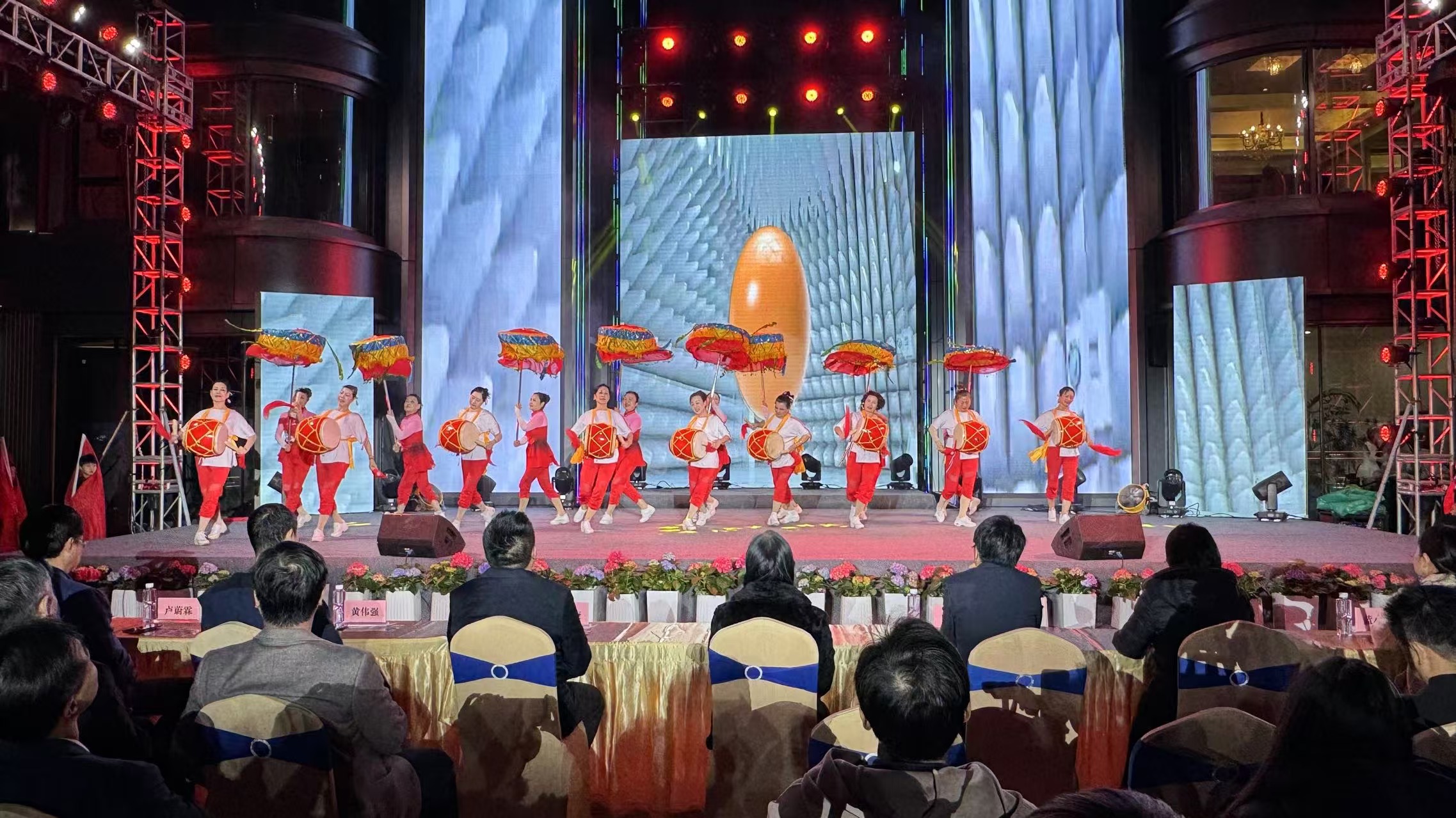 圖3 大鼓涼傘舞《漳州歡迎你》.jpg