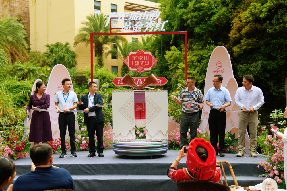 2、新品發(fā)布儀式現(xiàn)場（王揚 攝）.jpg