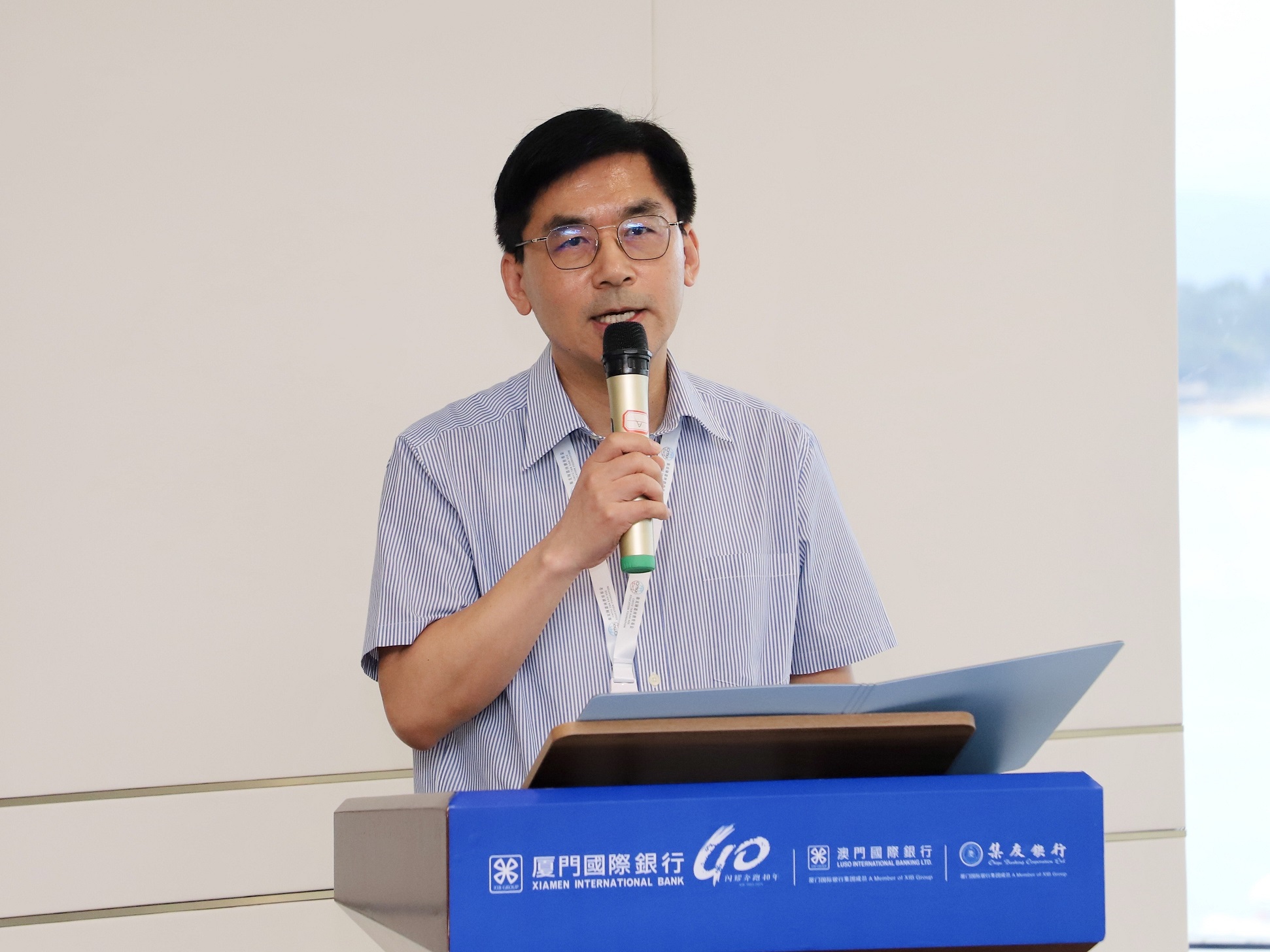 圖5 香港創(chuàng)知中學(xué)校長、考察團(tuán)副團(tuán)長黃晶榕致辭.jpeg