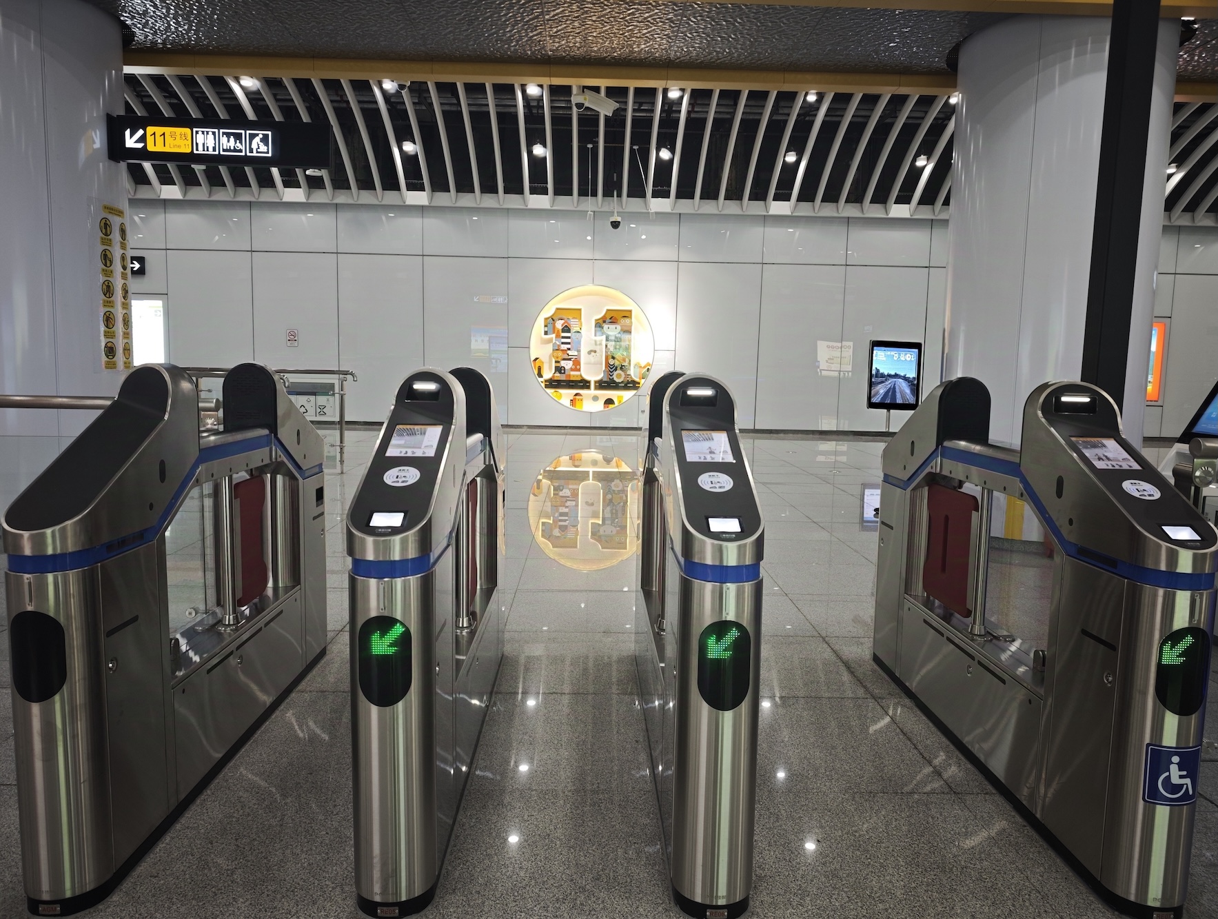 “閘機(jī)常開(kāi)門(mén)”效果圖 馮婉怡攝 (3).jpg