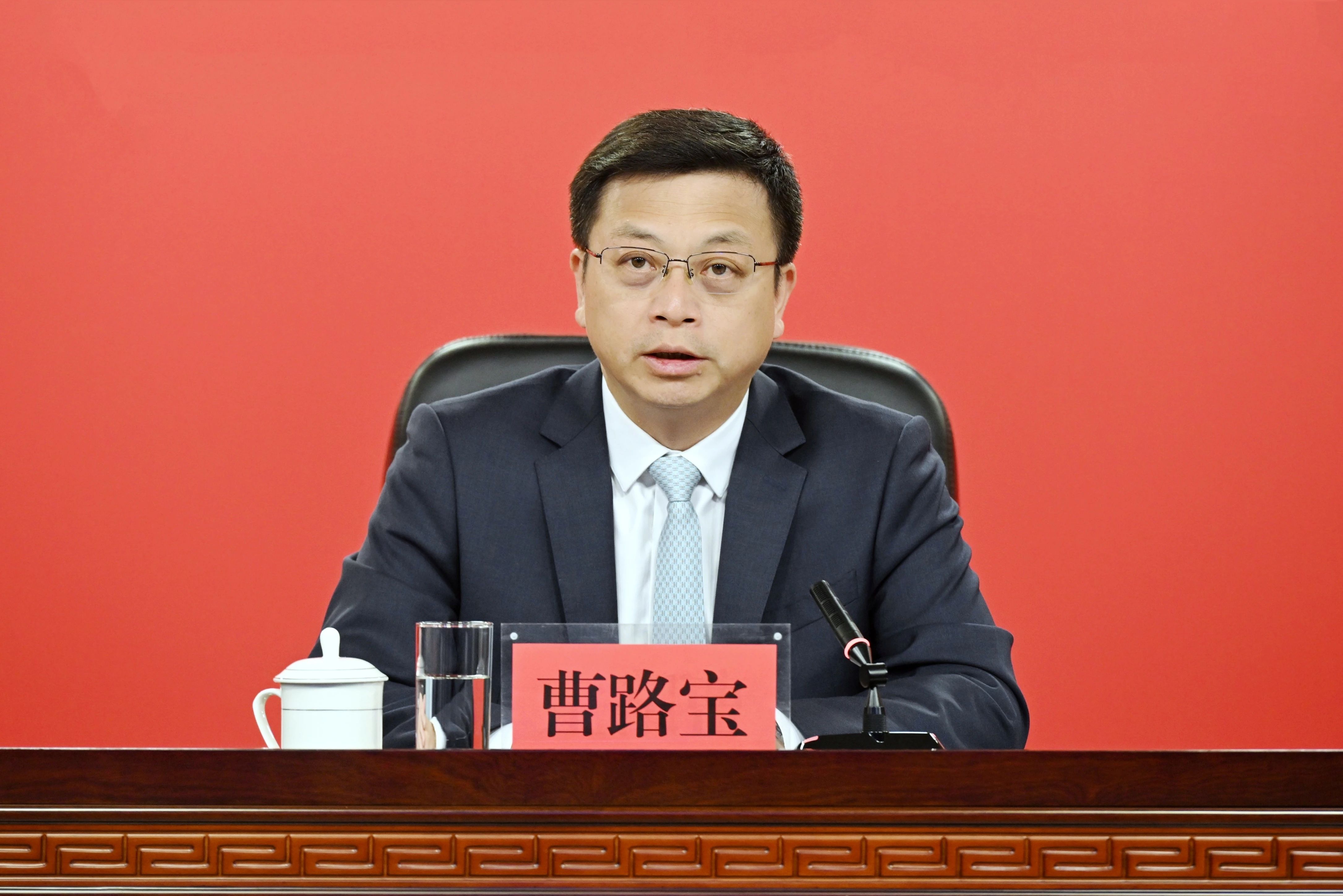 圖說一：吉林省委常委、宣傳部部長、省委新聞發(fā)言人 曹路寶.jpg