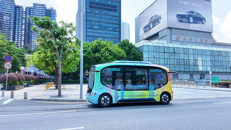 2、羅湖無人駕駛小巴.jpg