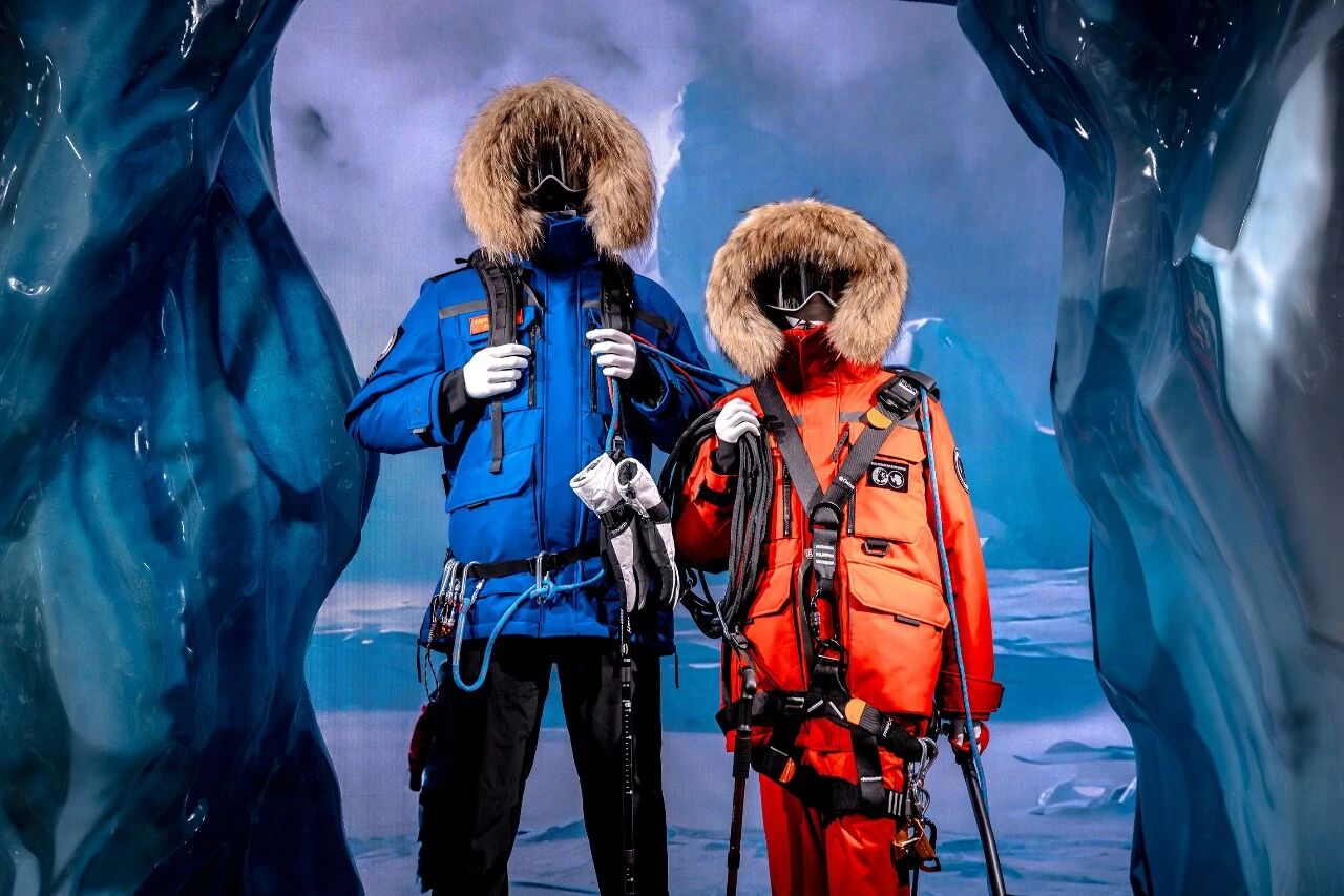 3極地極寒系列首創(chuàng)動(dòng)態(tài)御寒科技，突破- 50℃極限低溫.jpg