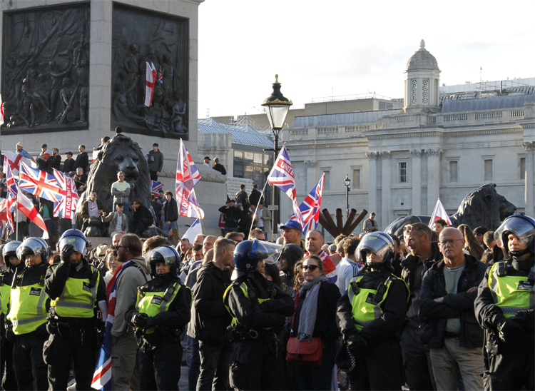 英國游行2。新華社.jpg