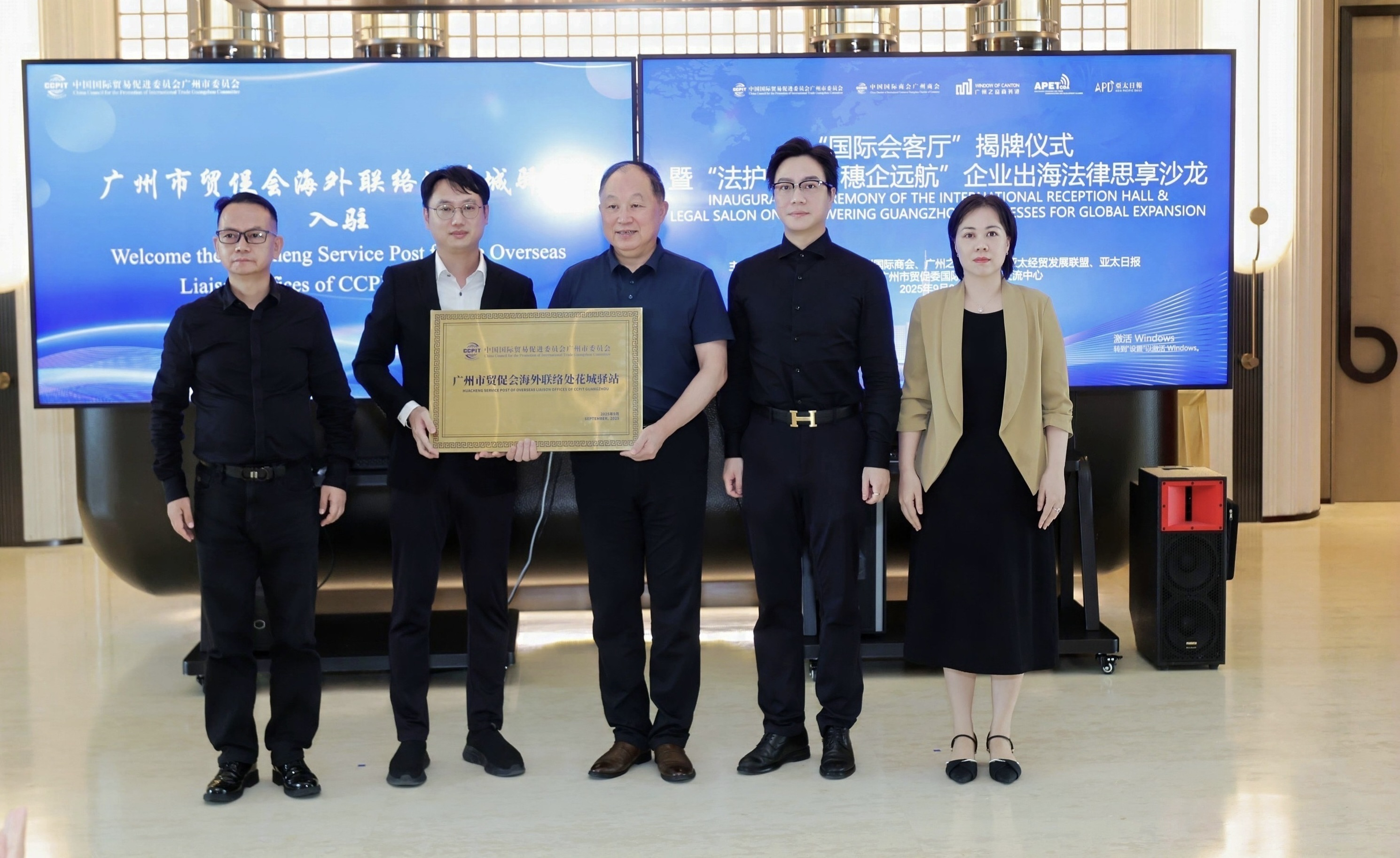 TWK_9590-opq4002780644 2.jpg